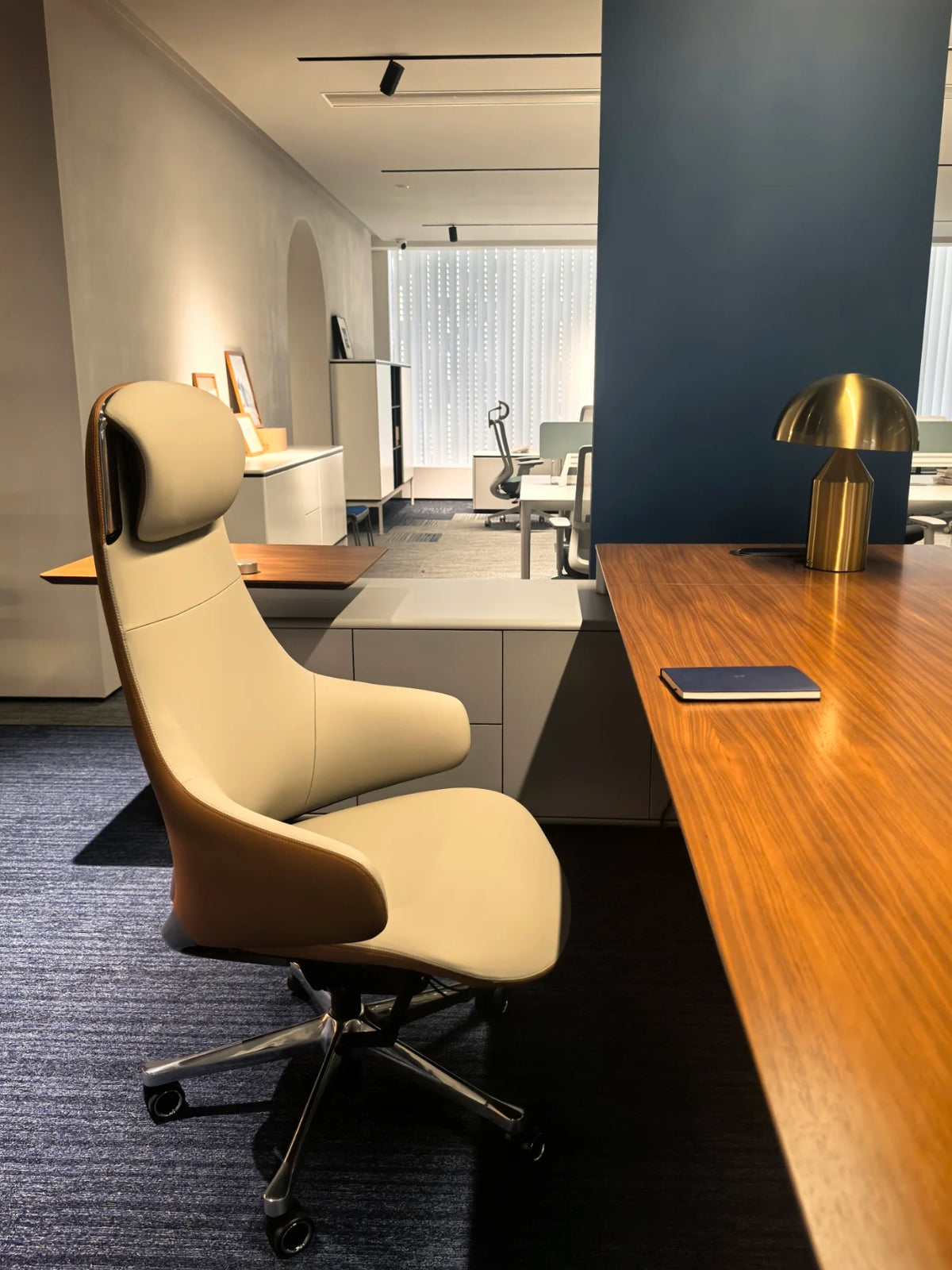 Eureka Ergonomic Business