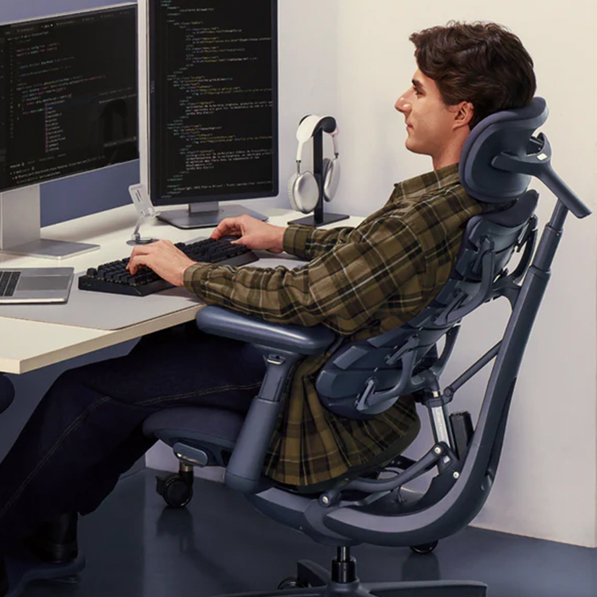 LiberNovo Omni in Home Office,  Ergonomic Office Chair for Professional Workspace, Midnight Black