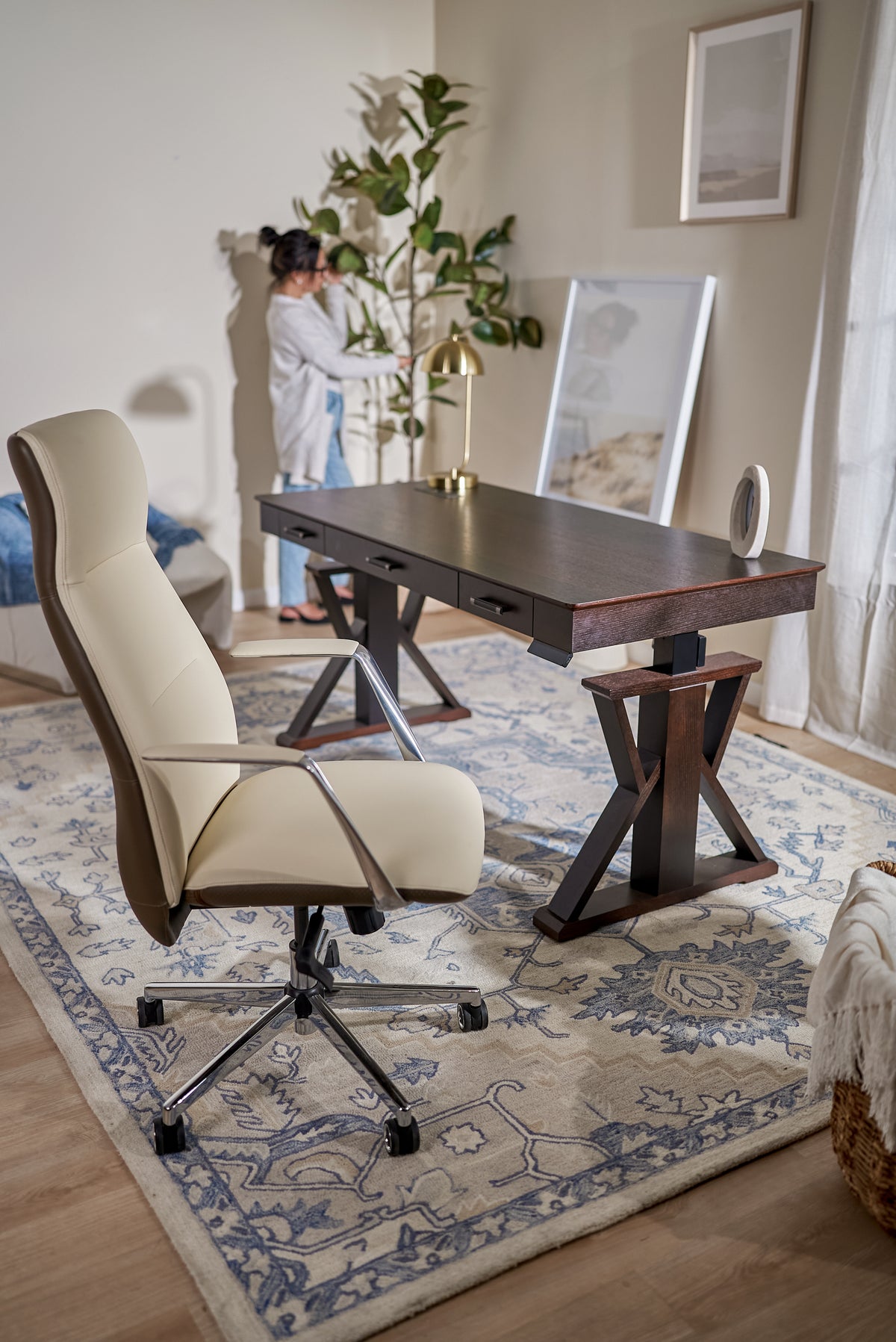 Eureka Ergonomic Business
