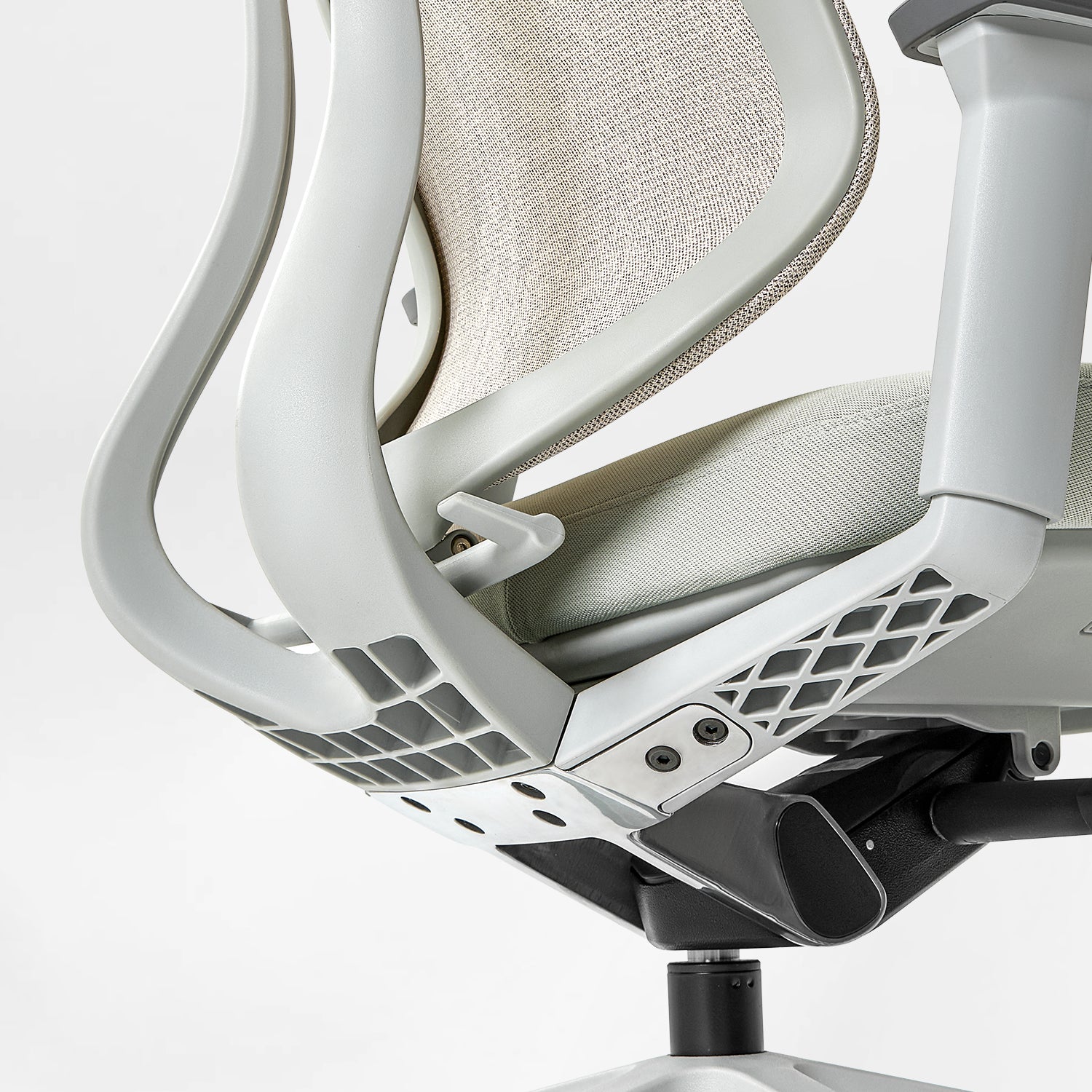 Eureka Ergonomic Business