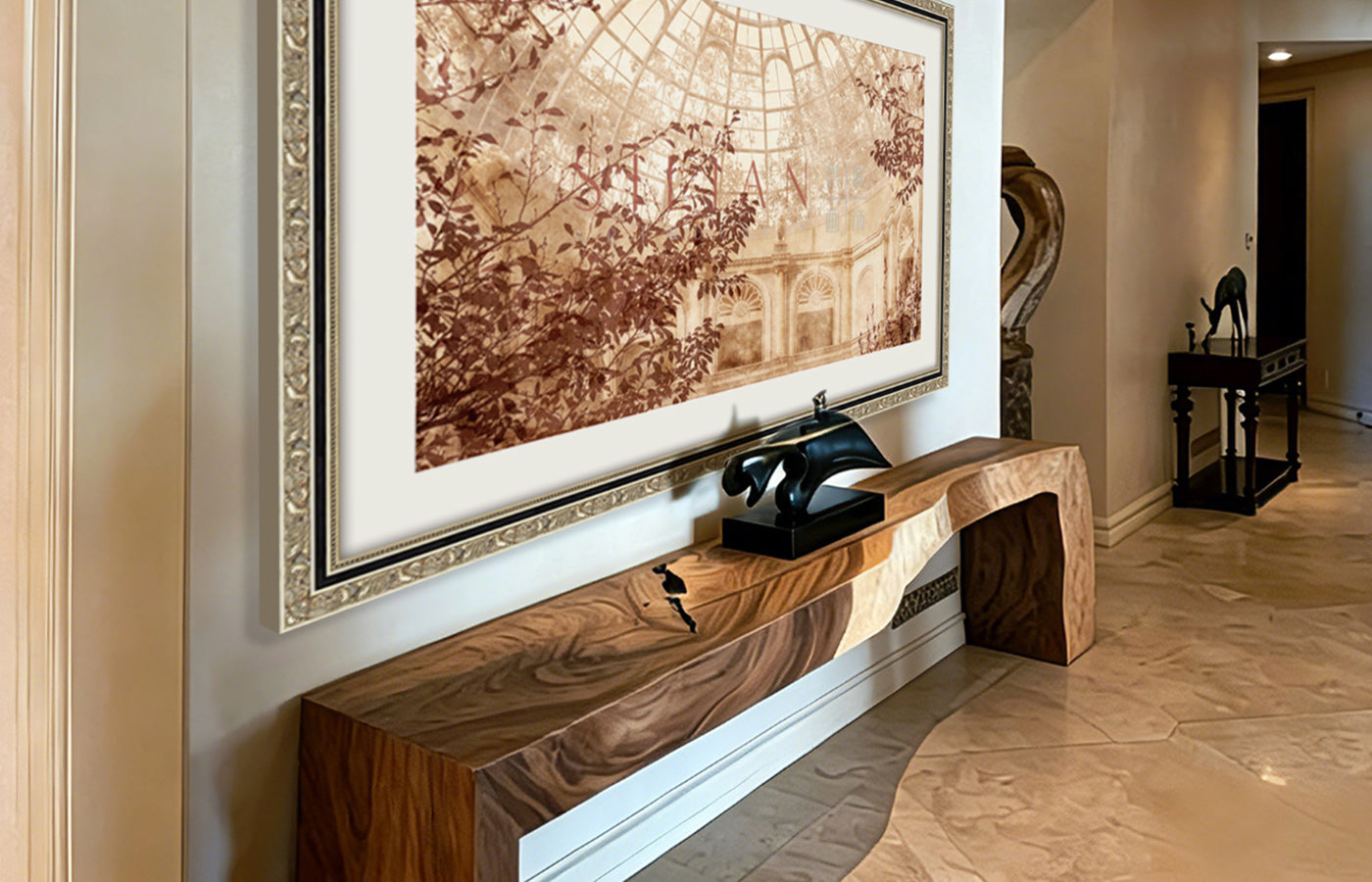 <strong>Foyer & Living Room</strong>