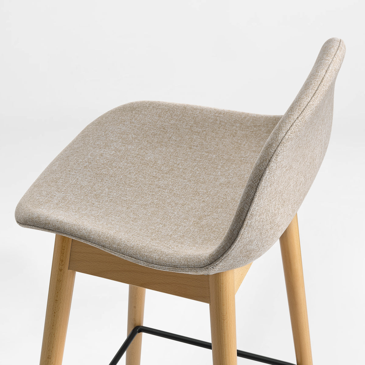 Eureka Ergonomic Perchamp beige seat and curved backrest close-up