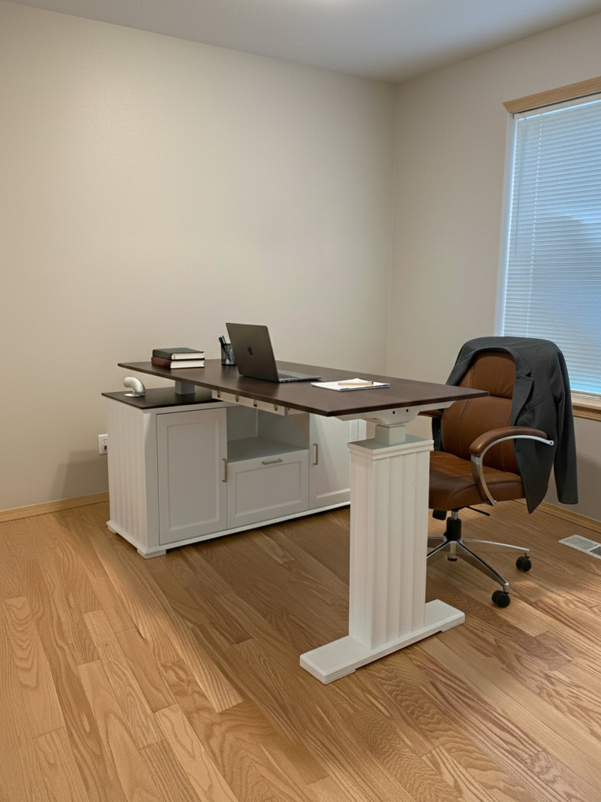 Eureka Ergonomic Business