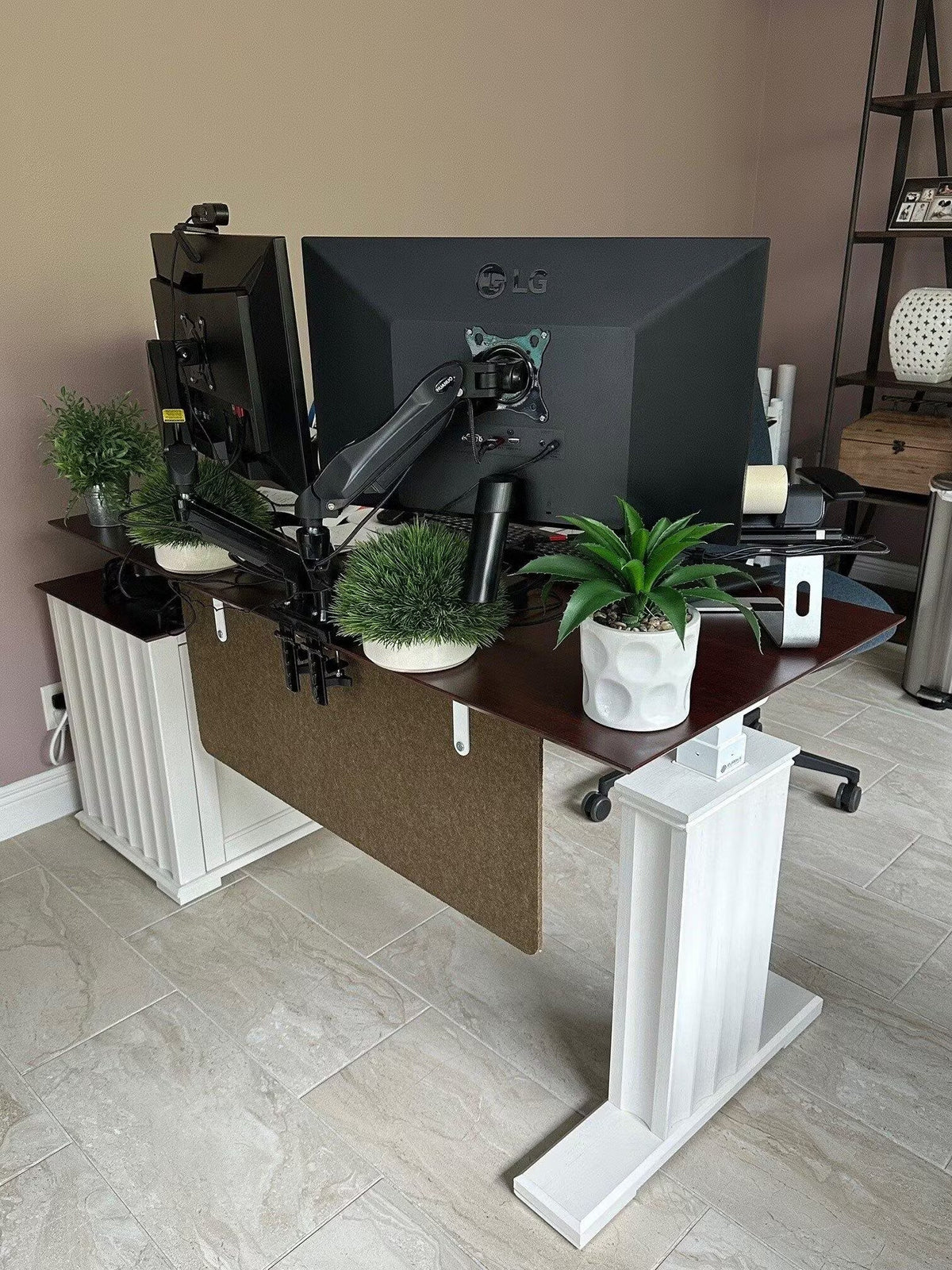 Eureka Ergonomic Business