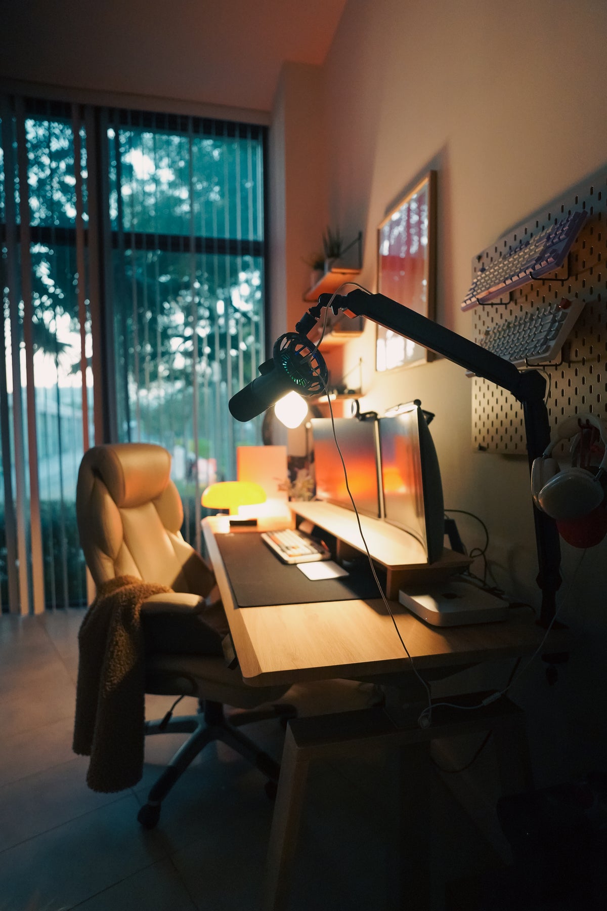 Eureka Ergonomic Business