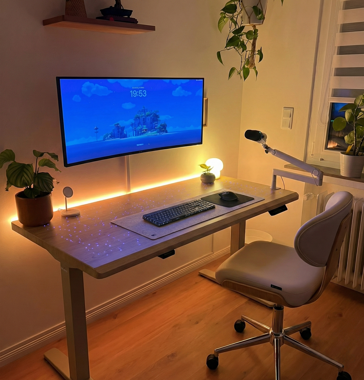 Eureka Ergonomic Business