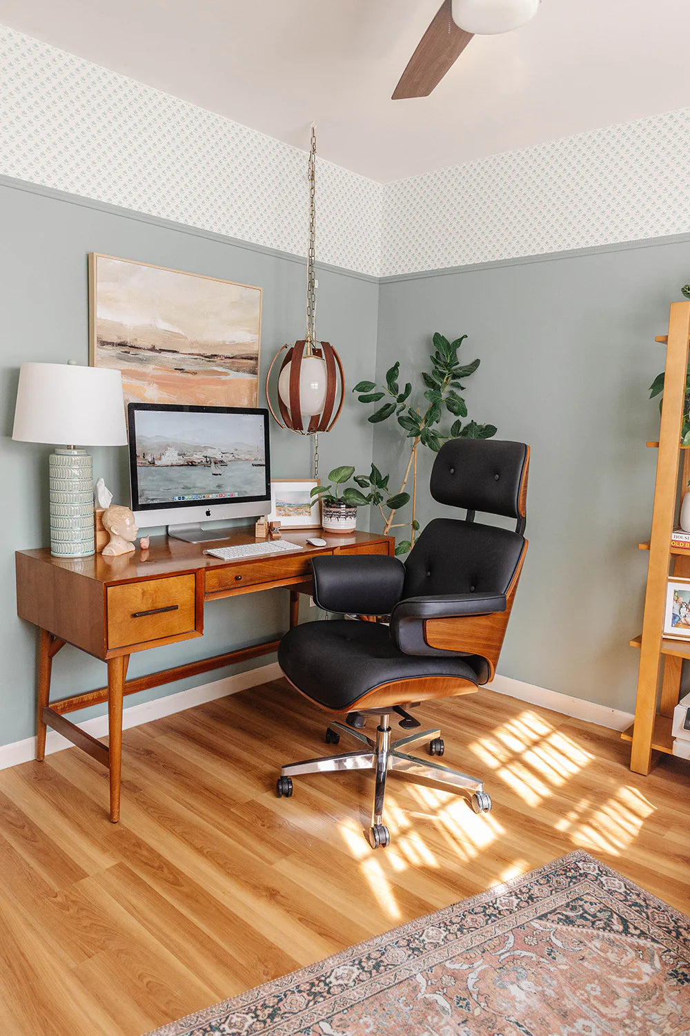 Eureka Ergonomic Business